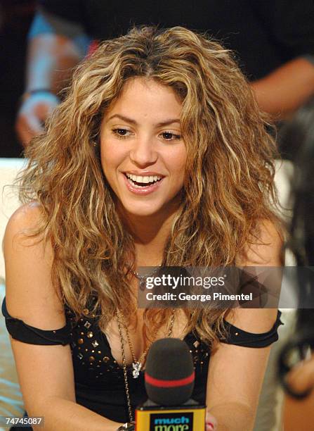 19 Shakira Visits Muchmusic Studios December 13 2005 Stock Photos, High