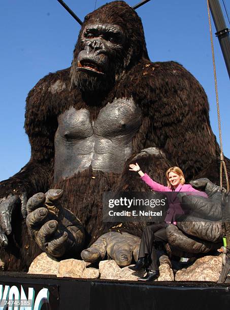 Chelsey Crisp with King Kong at the Universal Studio in Universal City, California