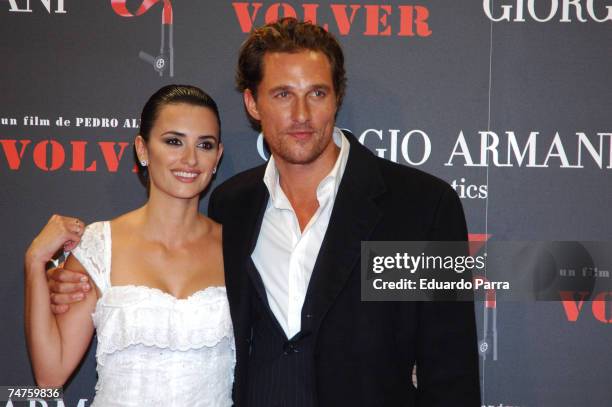 Penelope Cruz and Matthew McConaughey at the "Volver" Madrid Premiere at Palacio de la Musica Cinema in Madrid.