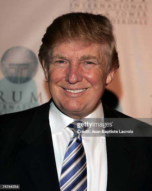 Bonnet Trump 75 Trump International Hotel Tower Fort Lauderdale Stock Photos, High ...