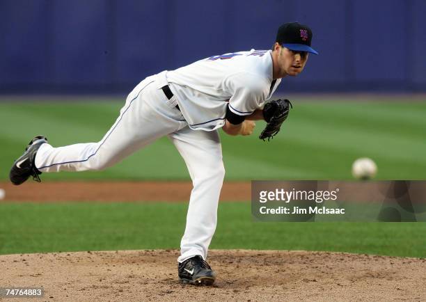 John Maine of the New York Mets deals a pitch against the Minnesota Twins during their interleague game at Shea Stadium June 18, 2007 in the Flushing...