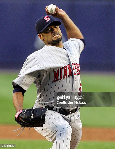 Johan Santana of the Minnesota Twins delivers a pitch against the New York Mets during their interleague game on June 19, 2007 at Shea Stadium in the...