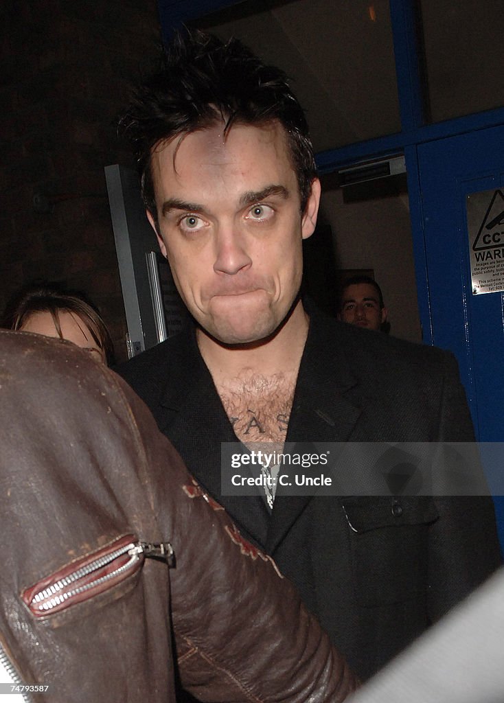 Robbie Williams At The Pet Shop Boys BBC Radio 2 Concert In London robbie-williams-at-the-pet-shop-boys-bbc-radio-2-concert-in-london