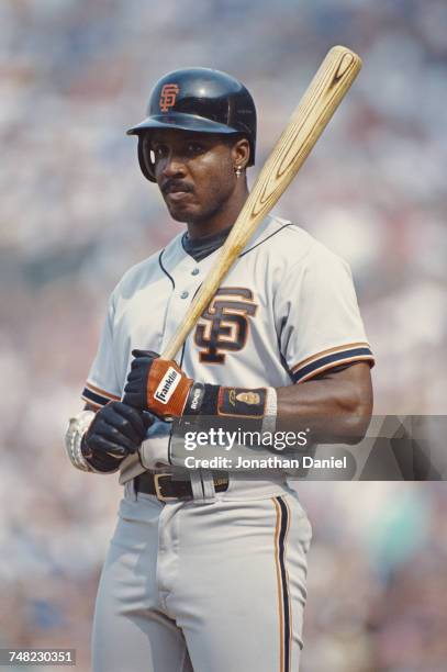 Barry Bonds of the San Francisco Giants stands on deck during the Major League Baseball National League East game against the Chicago Cubs on 13...