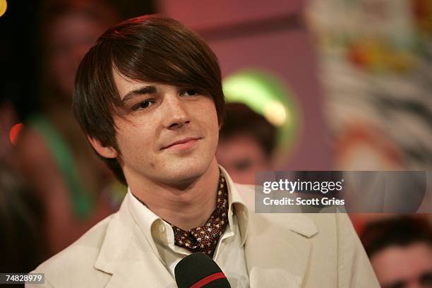 Drake Bell Singer Presents Drake Bell Photos and Premium High Res Pictures - Getty Images