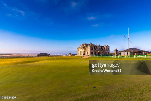 uk, scotland, fife, royal and ancient golf club of st andrews - st andrews schotland stockfoto's en -beelden