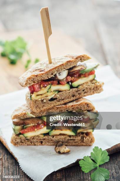 Sadwich Method 69,314 Sandwich Technique Stock Photos, High-Res Pictures, and Images ...