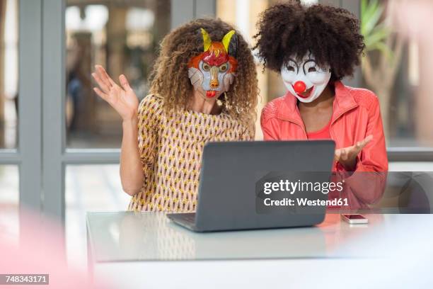 Peering Lady Computer 113 Woman Peering Over Computer Stock Photos, High-Res Pictures, and ...