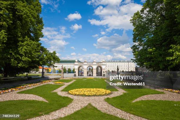 poland, warsaw, saxon garden, view towards tomb of the unknown soldier and pilsudski square - garden tomb stock pictures, royalty-free photos & images