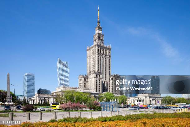 poland, warsaw, downtown skyline with palace of culture and science - warsaw photos et images de collection