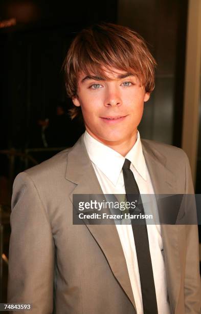 Actor Zac Efron, poses at The Simon Wiesenthal Center Museum of Tolerance 30th Anniversary 2007 National Tribute Dinner, held at the Beverly Hilton...