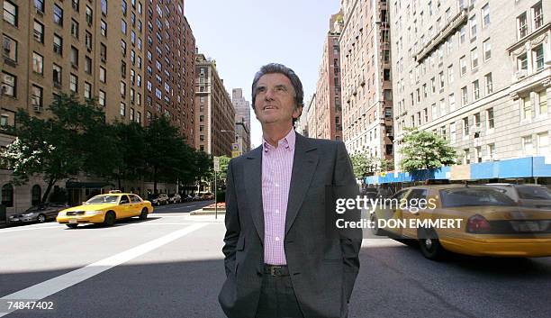 New York, UNITED STATES: Former French Minister of Culture Jack Lang poses for a photo on Park Avenue 21 June, 2007 in New York. Jack Lang is...