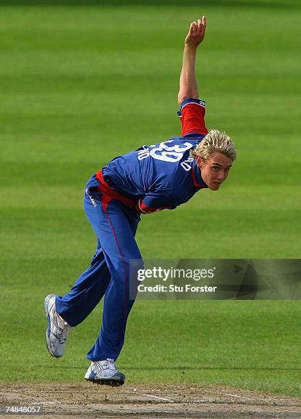 England Lions bowler Stuart Broad bowls during the One Day match against the West Indies at New Road on June 21, 2007 in Worcester, England.