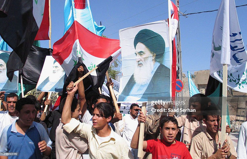 Iraqi Shiites Protest Shrine Bombing in Najaf