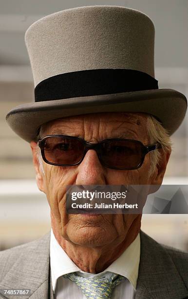 Former champion jockey Lester Piggott arrives for the fourth day of The Royal Meeting at Ascot Racecourse on June 22, 2007 in Ascot, Berkshire,...