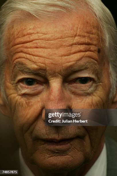 Former champion jockey Lester Piggott arrives for the fourth day of The Royal Meeting at Ascot Racecourse on June 22, 2007 in Ascot, Berkshire,...