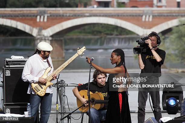 Spanish singer Concha Buika performs during the music festival, the "Fete de la Musique", 21 June 2007 in Toulouse, southern France. A million...