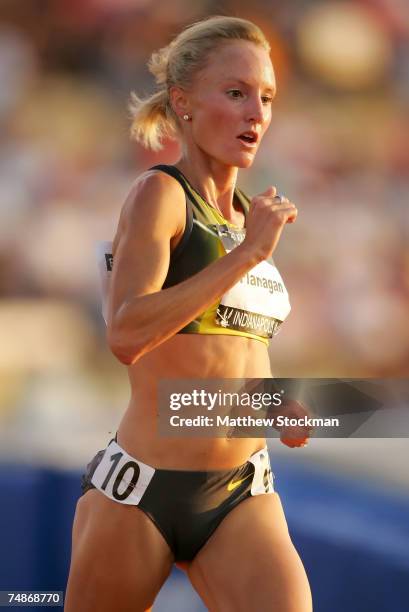 Shalane Flanagan competes in the women's 5000 meter run on the second day of the AT&T USA Outdoor Track and Field Championships at IU Michael A....