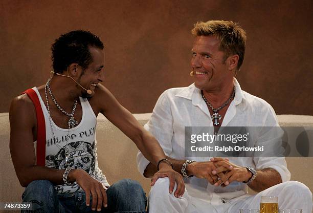 Singers Mark Medlock and Dieter Bohlen joke during the live broadcast of "Wetten dass..?" at the Coliseo Balear June 23, 2007 in Palma de Mallorca,...