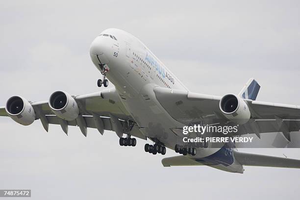 The Airbus A 380 takes off to perform its last flying display at the Paris Air Show on the last day of the event 24 June 2007 at Le Bourget Airport....