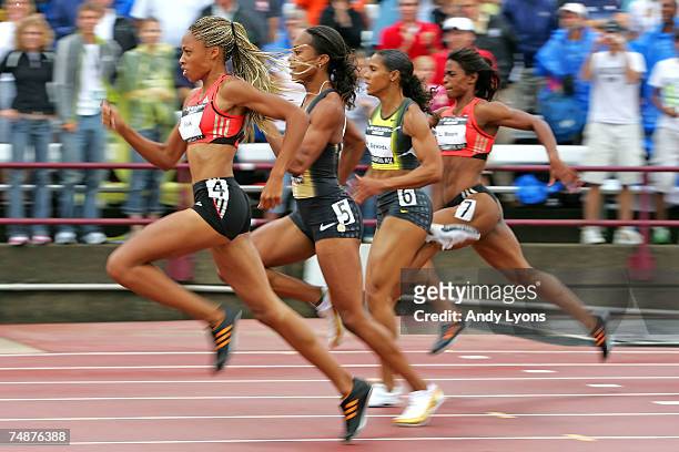 Allyson Felix, Sanya Richards, Torri Edwards and La Shauntea Moore compete in the finals for the women's 200 meter dash during day four of the AT&T...