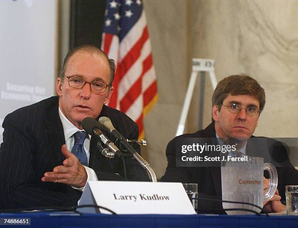 Larry Kudlow of CNBC, and Stephen Moore, of Club for Growth, during the forum.