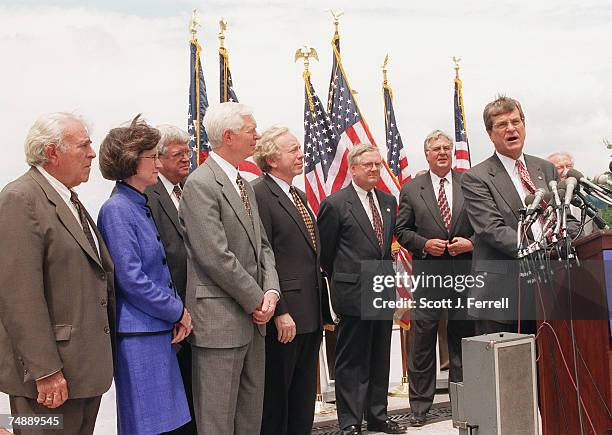 Benjamin A. Gilman, R-N.Y., Tillie Fowler, R-Fla., House Speaker J. Dennis Hastert, R-Ill., Sen. Thad Cochran, R-Miss., Sen. Joseph I. Lieberman,...