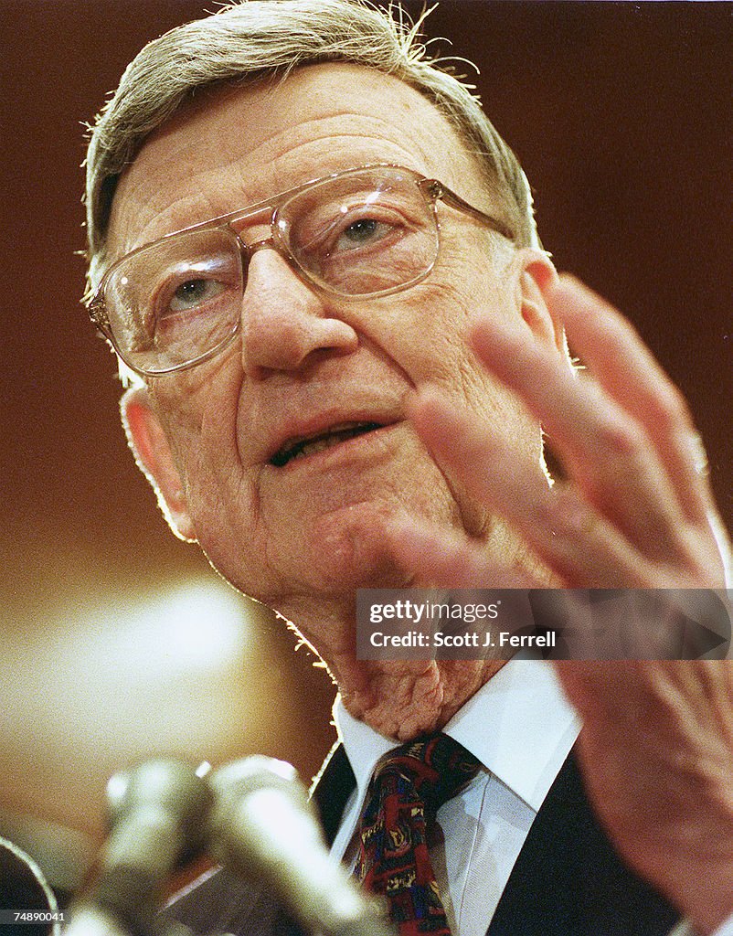 PLAN--Senate Finance Chairman William V. Roth Jr., R-Del., announces ...