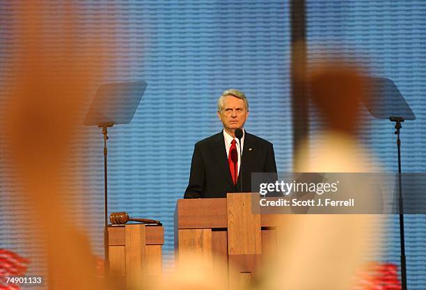 Sen. Zell Miller, D-Ga., pauses as hands raise with a cheering crowd as he endorses President Bush during the keynote speech during the Republican...