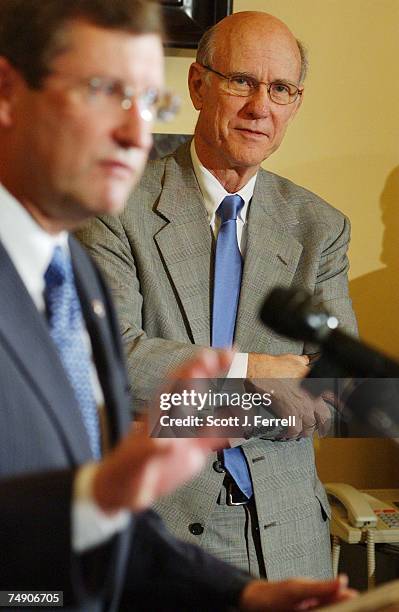 Kent R Pat 112 Earl Ferrell Photos & High Res Pictures - Getty Images