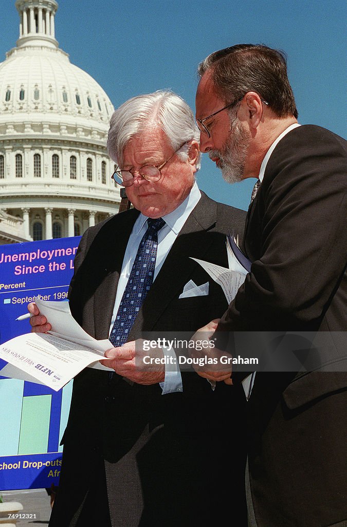 MINIMUM WAGE PRESS CONFERENCE--Edward M. Kennedy, D-Mass., a