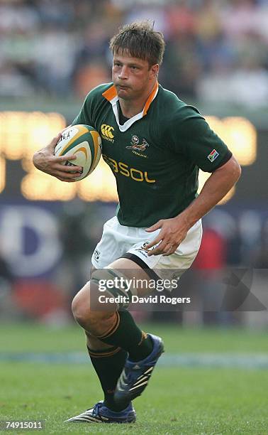 Bobby Skinstad of South Africa pictured during the 2007 Tri-Nations match between South Africa and New Zealand at the ABSA Kings Park Stadium on June...