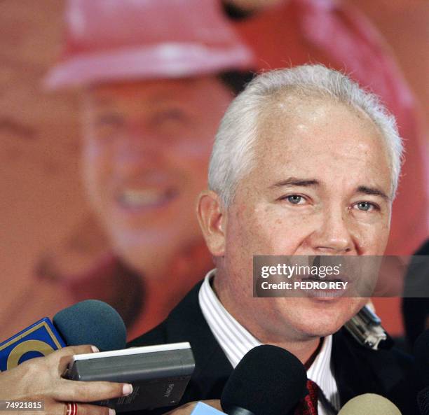 Venezuelan Minister of Energy & Petroleum Rafael Ramirez answers questions during a press conference 26 June, 2007 in Caracas. France's Total,...
