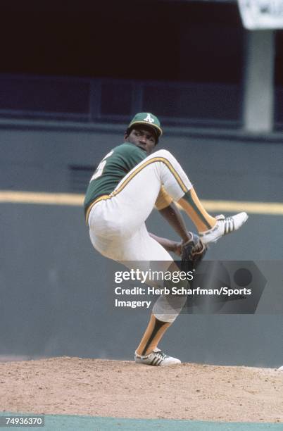 VIda Blue of the Oakland Athletics pitching to the Cincinnati Reds during the 1972 World Series in October 1972 in Oakland, California.