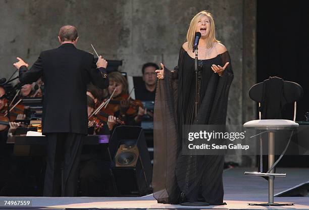 American singer Barbra Streisand performs at the Waldbuehne June 30, 2007 in Berlin, Germany.