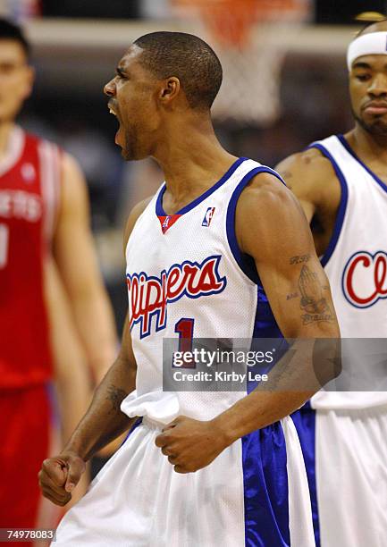 Jason Hart of the Los Angeles Clippers celebrates during 92-87 loss to the Houston Rockets in NBA game at the Staples Center in Los Angeles, Calif....