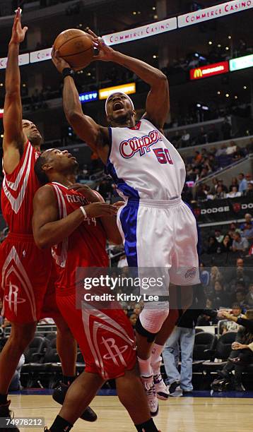 Corey Maggette of the Los Angeles Clippers shoots during 92-87 loss to the Houston Rockets in NBA game at the Staples Center in Los Angeles, Calif....