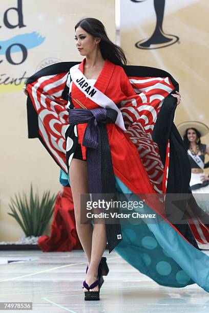 Riyo Mori, Miss Universe Japan 2007 wearing national costume