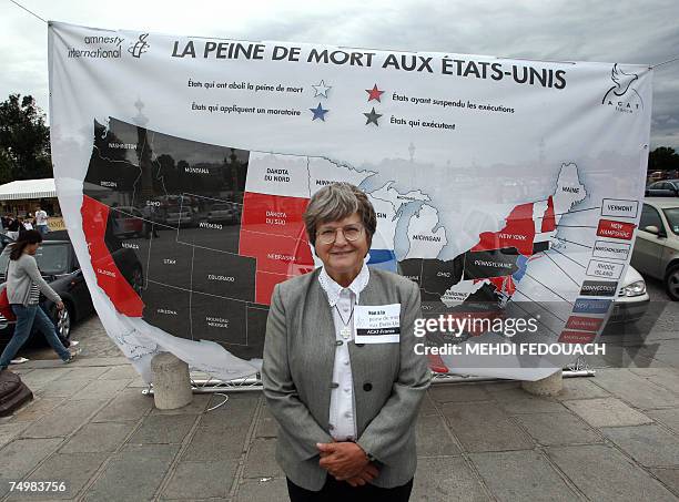 French nun Helen Prejean, author of "La mort des innocents" poses during a demonstration of members of Amnesty international organization and of Acat...