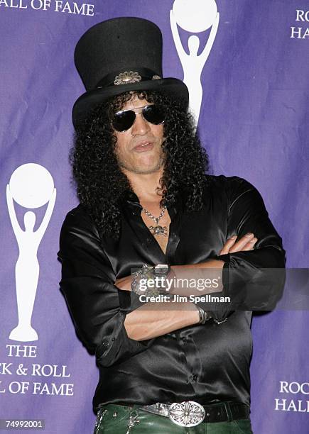 Slash of Velvet Revolver, presenter