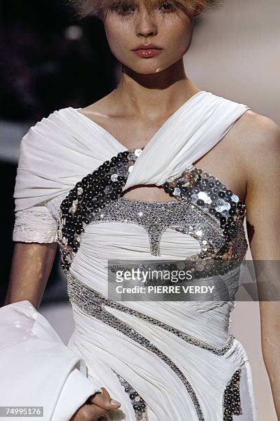 Model presents a creation by Italian designer Riccardo Tisci for Givenchy during Fall/Winter 2007-08 Haute Couture collection show, 03 July 2007 in...