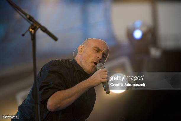 Phil Collins of the reunited band Genesis performs during a concert at the Olympiastadion on July 03, 2007 in Berlin, Germany. The concert is part of...