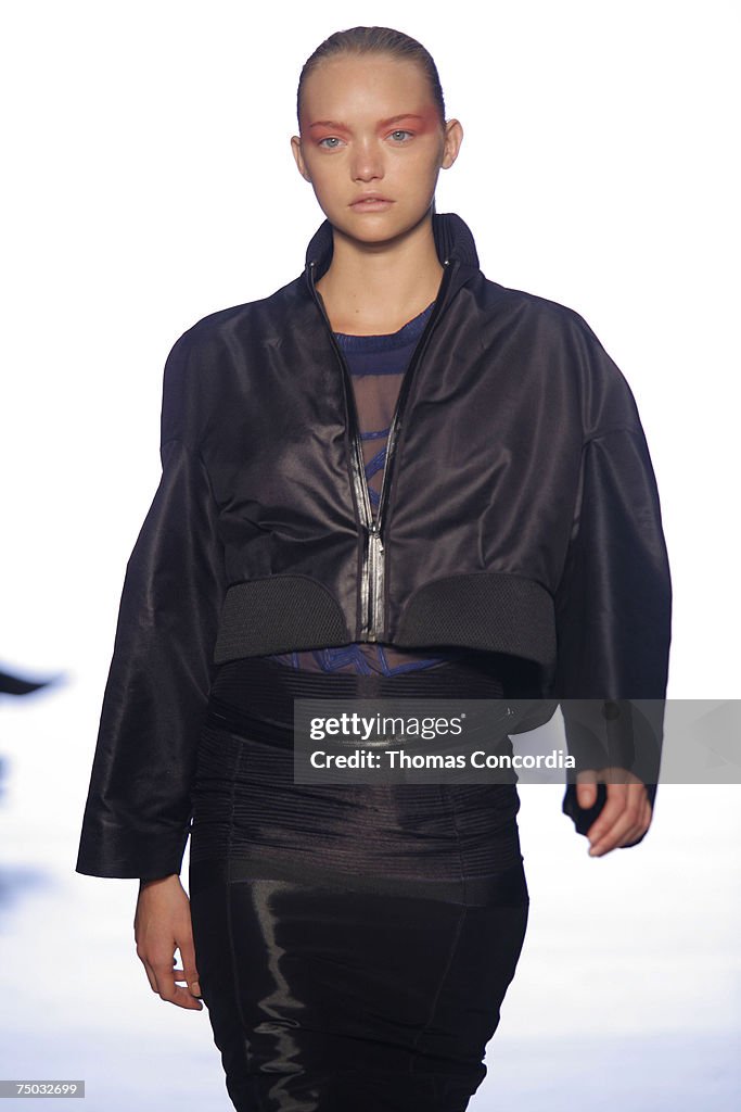 Gemma Ward wearing Calvin Klein Spring 2007 News Photo - Getty Images