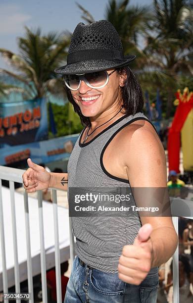 Elvis Crespo poses during TeleFutura's Escandalo TV Reventon del 4 de Julio live taping at the Deuville Hotel on July 4, 2007 in Miami Beach, Florida.