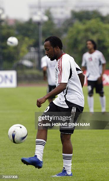 Ismail Mathire 199 Emirati Ismail Matar Stock Photos, High-Res Pictures, and Images ...