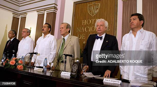El diputado mexicano Javier Gonzalez Garza, el senador mexicano Augusto Cesar Leal, el presidente del Parlamento cubano Ricardo Alarcon, el...