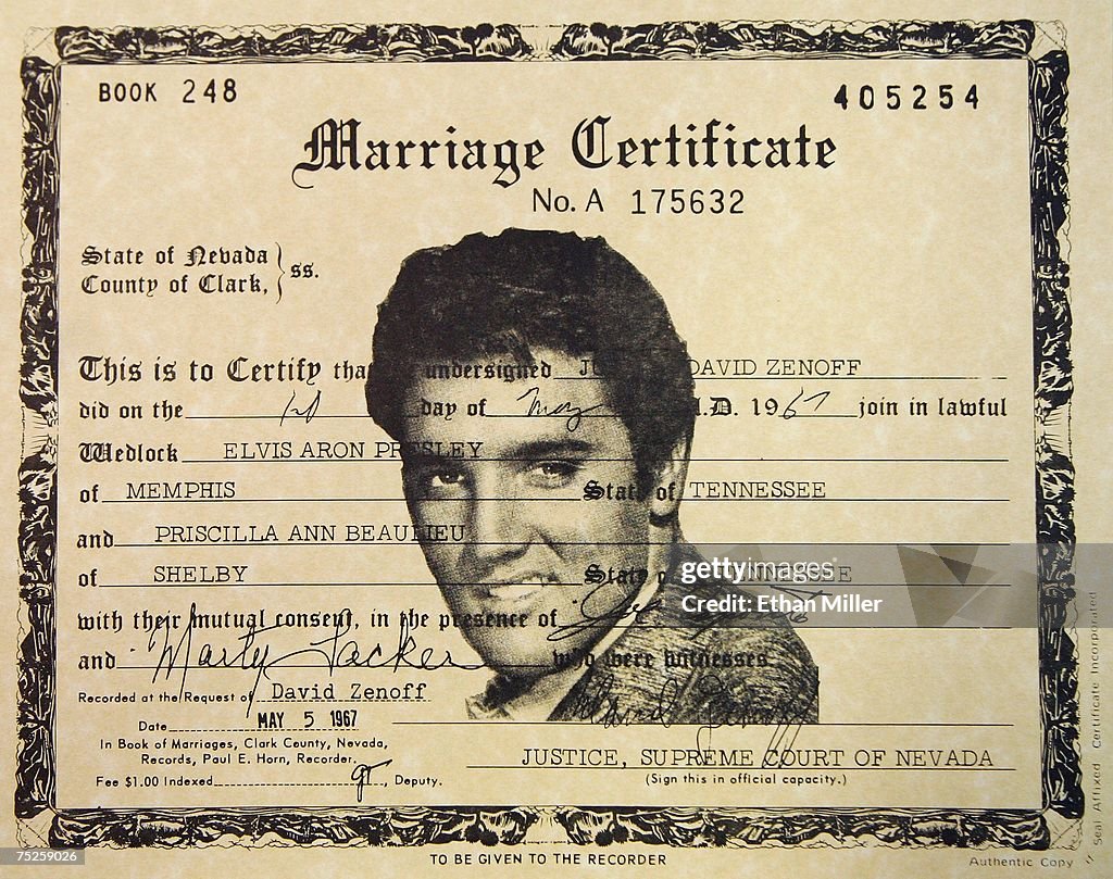 Couples Flock To Las Vegas For Lucky Wedding Day