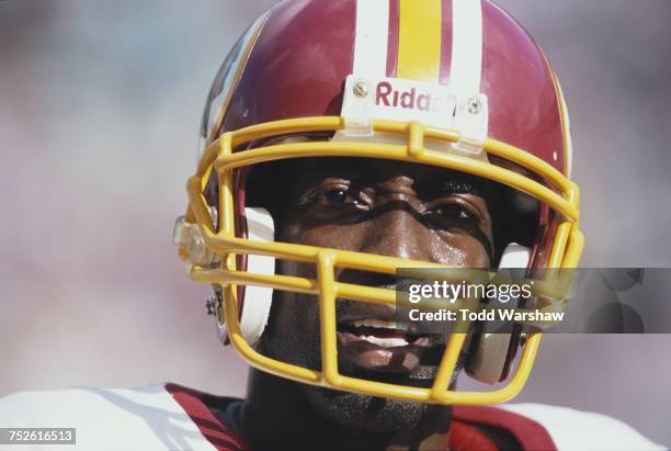 Cris Dishman, #26 defensive back for the Washington Redskins during the National Football Conference East game against the Arizona Cardinals on 7...
