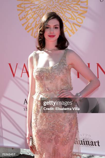 Anne Hathaway arrives at the Valentino - Fall/Winter Haute Couture Fashion Show at the Santo Spirito in Sassia complex on July 7, 2007 in Rome,...