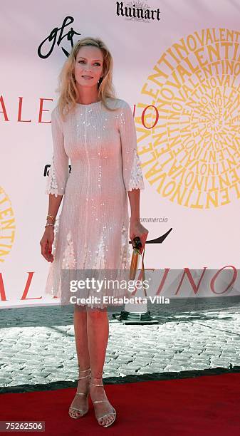 Uma Thurman arrives at the Valentino - Fall/Winter Haute Couture Fashion Show at the Santo Spirito in Sassia complex on July 7, 2007 in Rome, Italy....